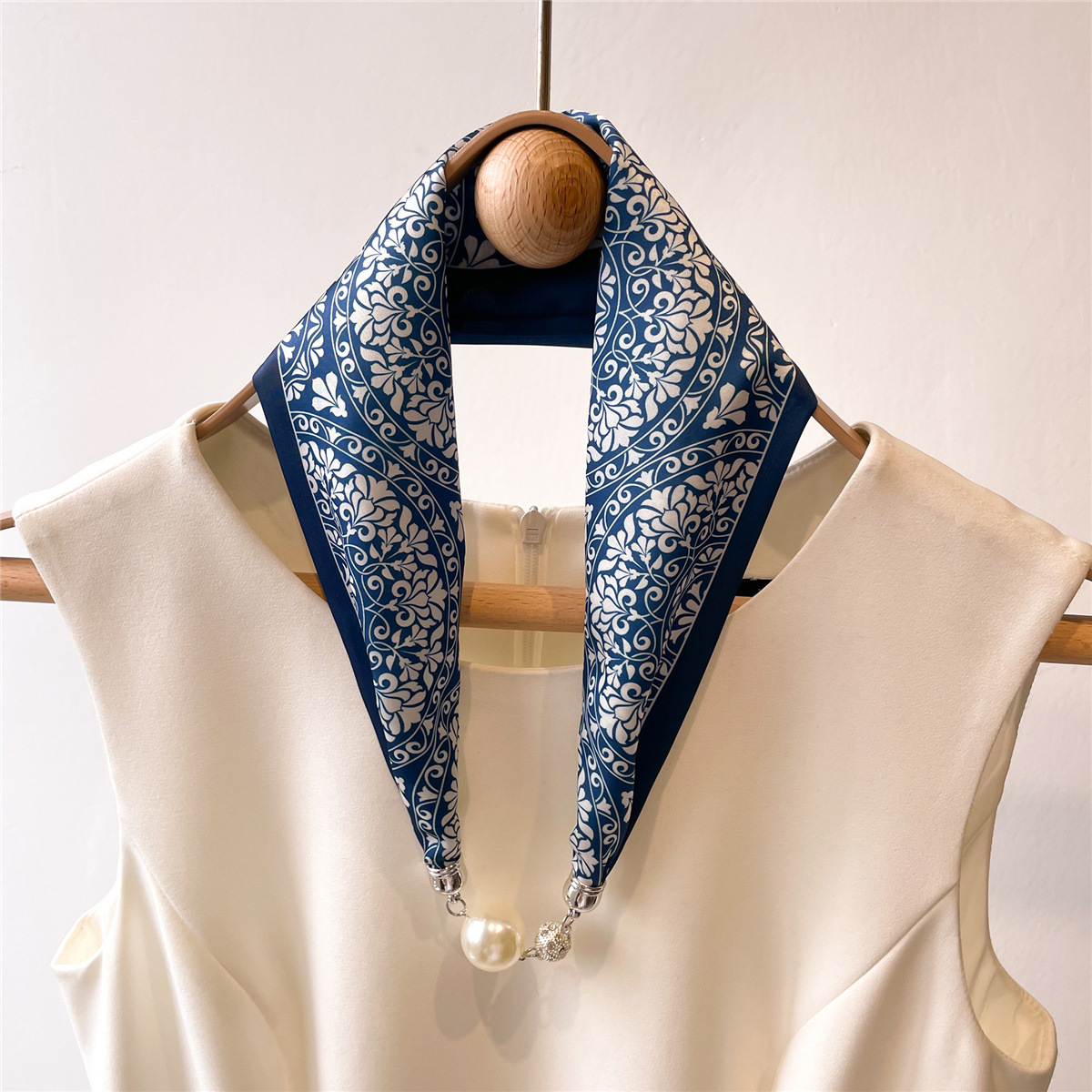 Magnetic Snap Silk Scarf 3