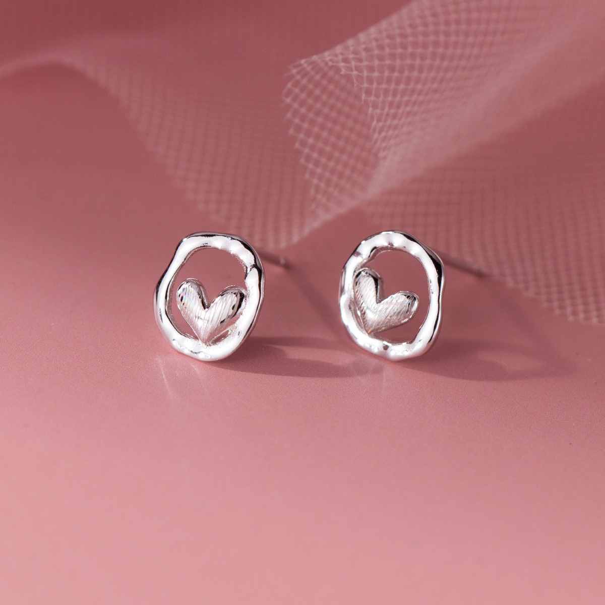 Women's Color Brushed Heart-shaped Earrings