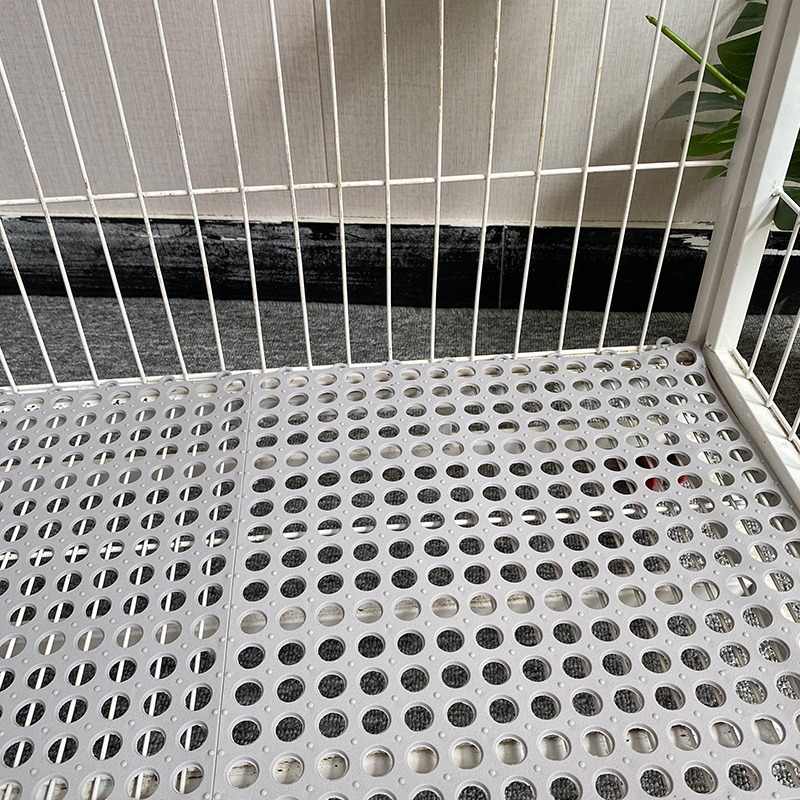 Pet Foot Pad With A Mesh Design To Prevent Paws From Getting Stuck