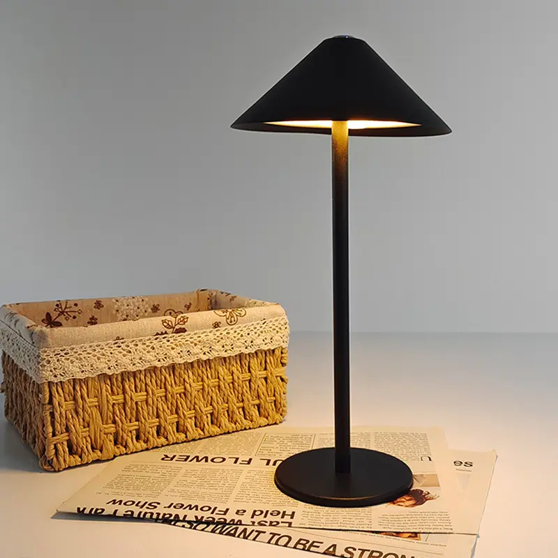Creative Bar Hotel Bedroom Bedside Table Lamp