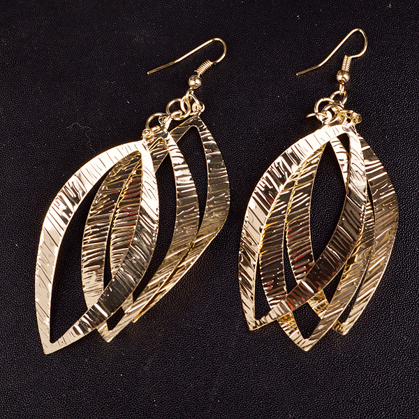 Women's High Profile Retro Spiral Garland Earrings