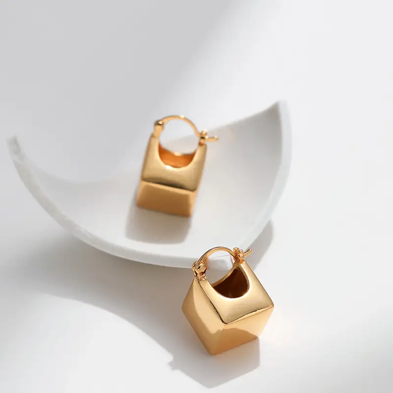 French Retro Heavy Industry Geometric Design Ear Clip