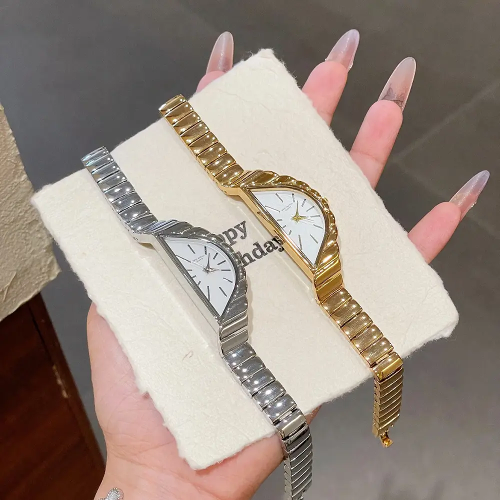 Stylish And Creative Quartz Bracelet Watch