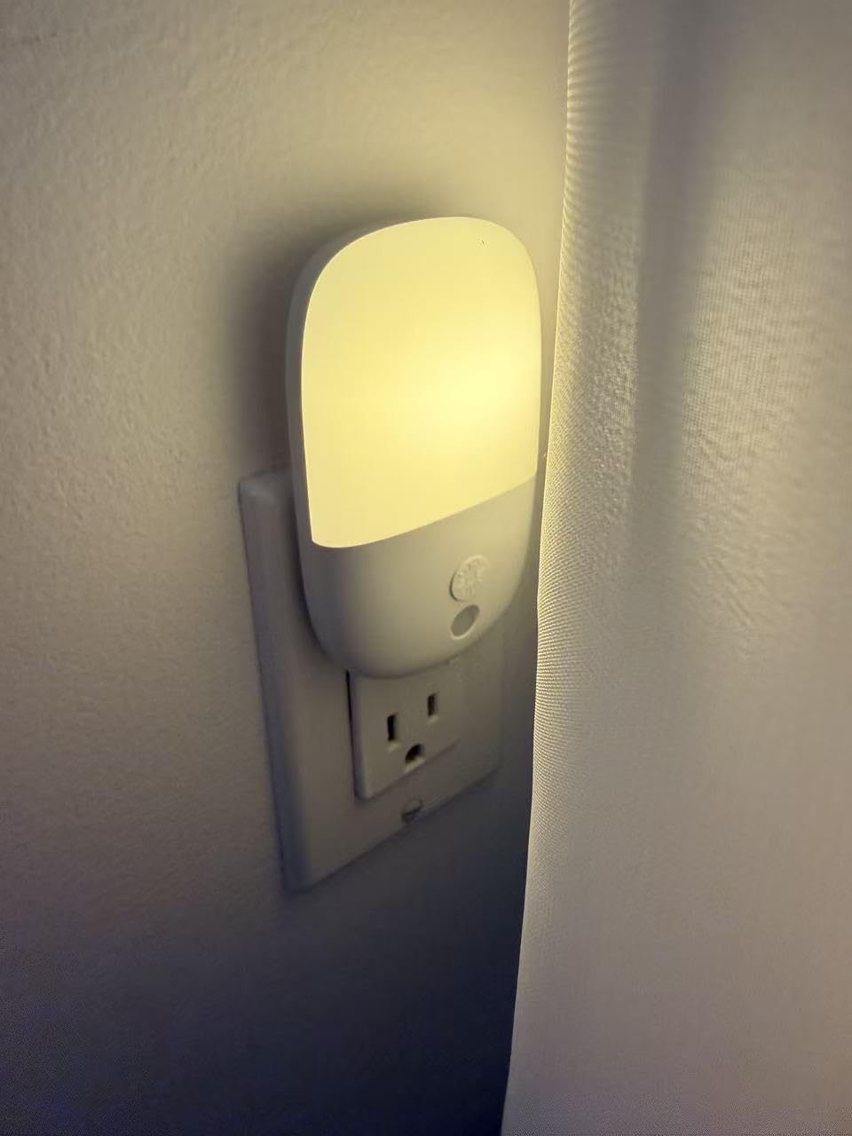 Plug-in Light-controlled Night Light, picture 4 of 5
