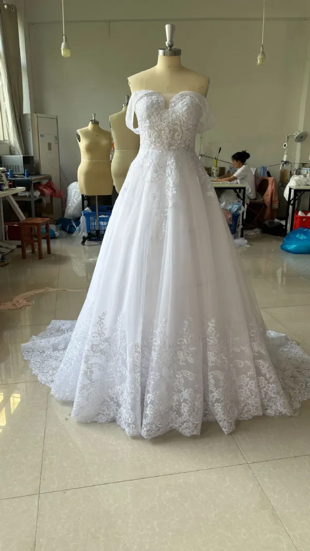 Off shoulder Bridal Main Wedding Dress Elegant Court Style High grade Luxury French Light Door Yarn Ivory White - Shop at LoveMi