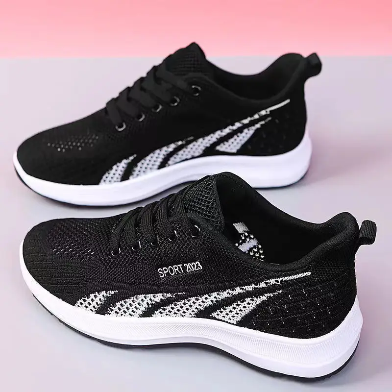 Soft-soled Casual Comfortable Lightweight Travel Running Shoes With A Flat Heel