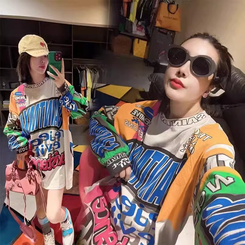 Graffiti Printing Design Round Neck Long Sleeve T-shirt