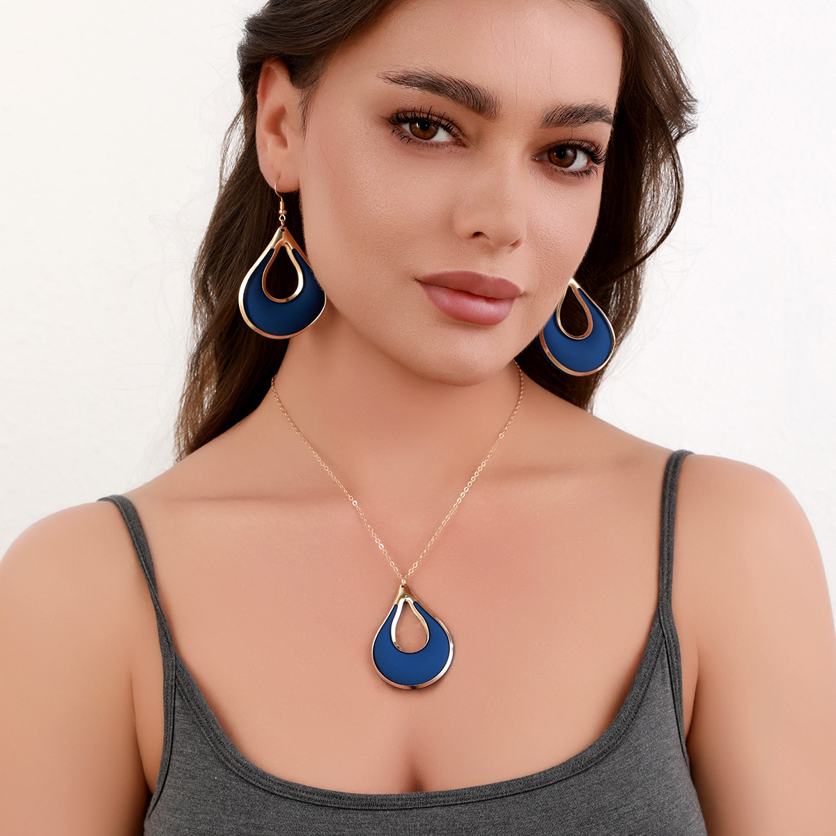 Water Drop Hollow Metal Pendant Necklace And Earrings 2-Piece Set For Women - Jewelry & Watches