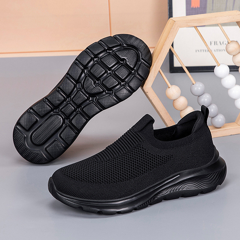 Leisure Sports Solid Color Soft-soled Running Shoes – Black Man, 39