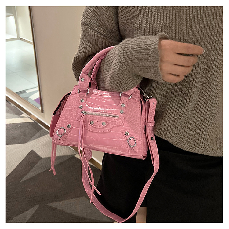 Title 11, New Portable Rivet Tassel Personality Messenger...