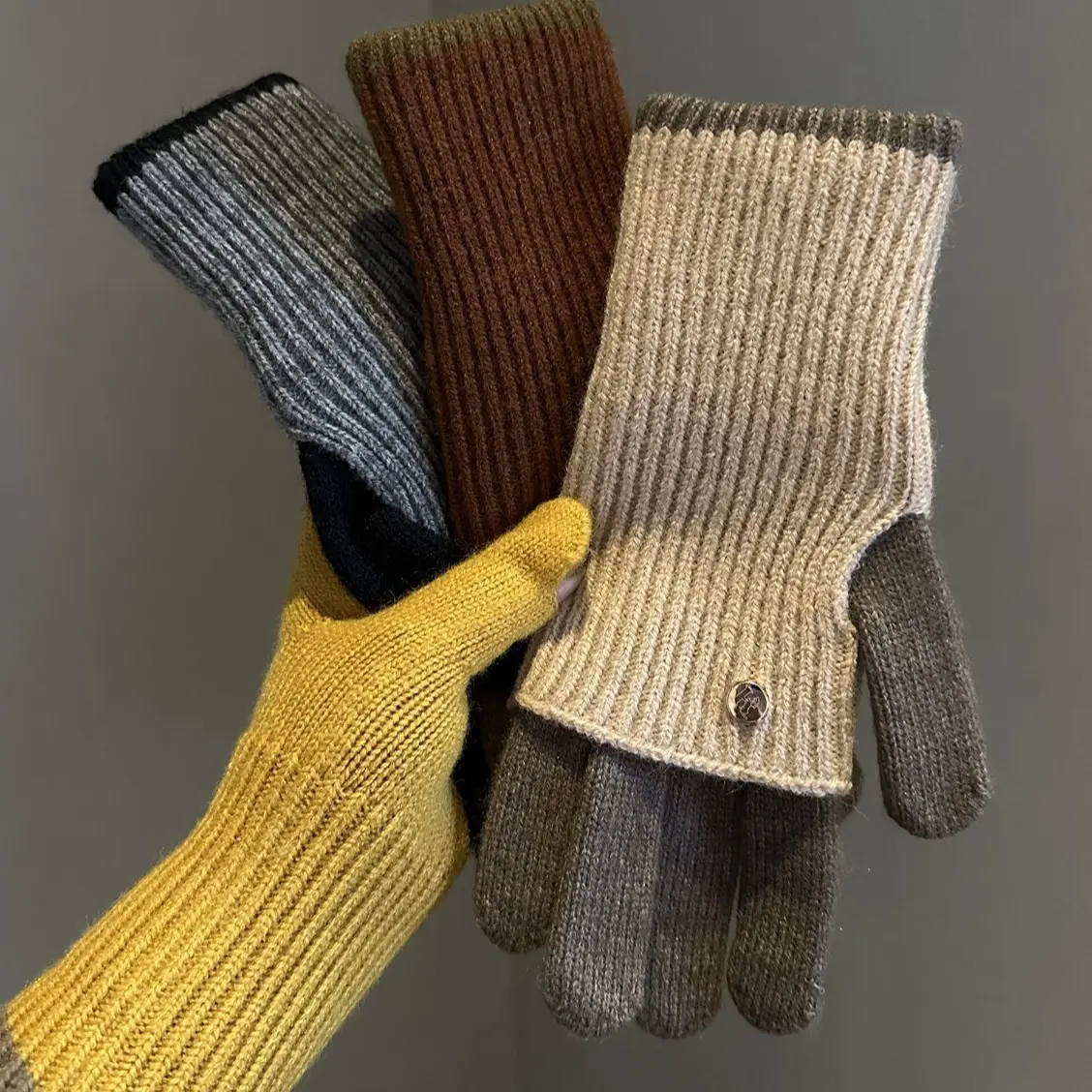 Dual-Use Colorblock Knitted Wool Gloves In