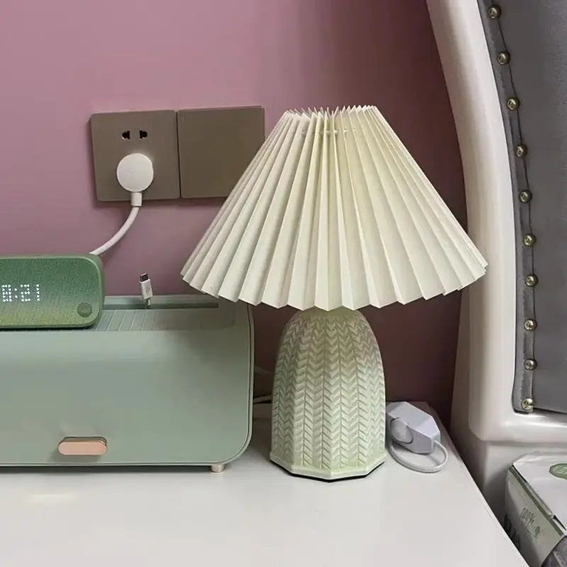 Nordic Creative Ceramic Atmospheric Dimming Internet Celebrity Cozy Bedroom Pleated Girl Table Lamp