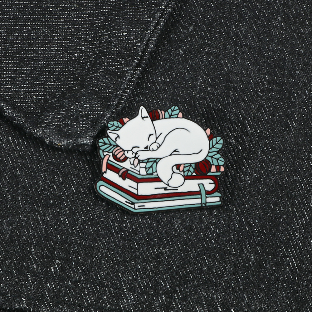Alloy Sleeping Cat Brooch, picture 4 of 4