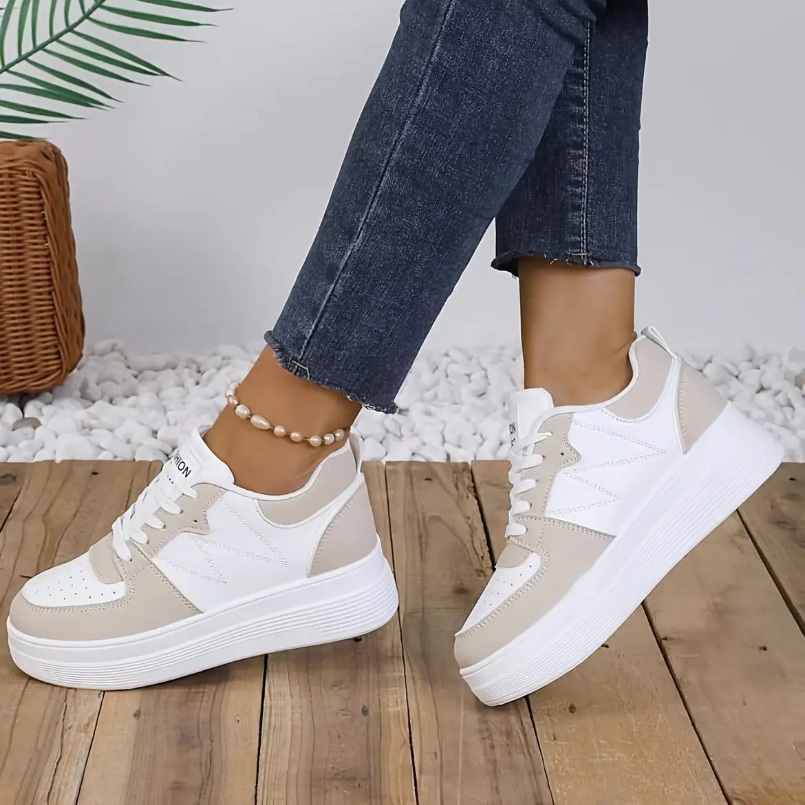 Women's Low-top Lace-up Sneakers