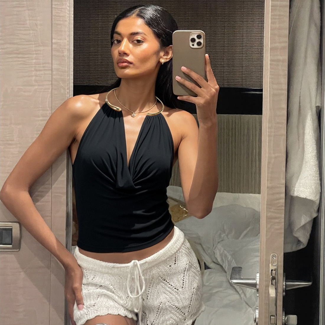 Fashionable Solid-Color Low-Cut  Plunging Neckline Metal Halter Bodycon Tank Top