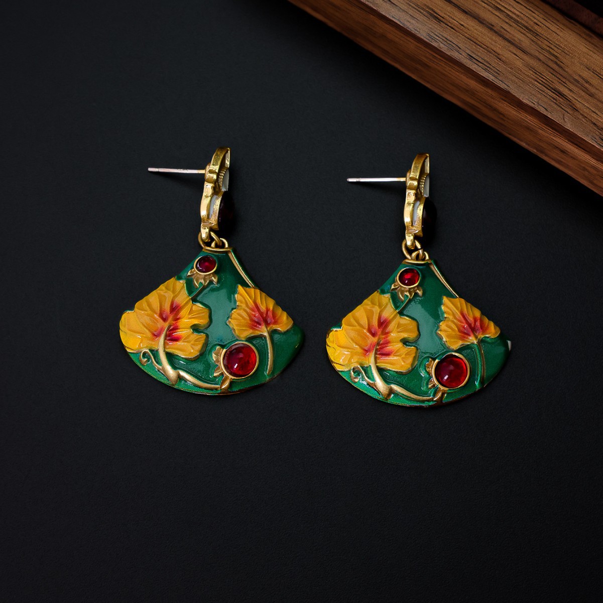 Earrings Retro Temperament Earrings Color Enamel Fan-shaped