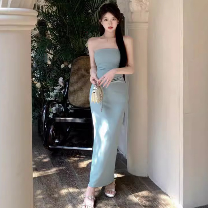 Spicy Chic Pure Yet Alluring Off-the-shoulder Tube Dress With A Slit Figure-hugging Fit