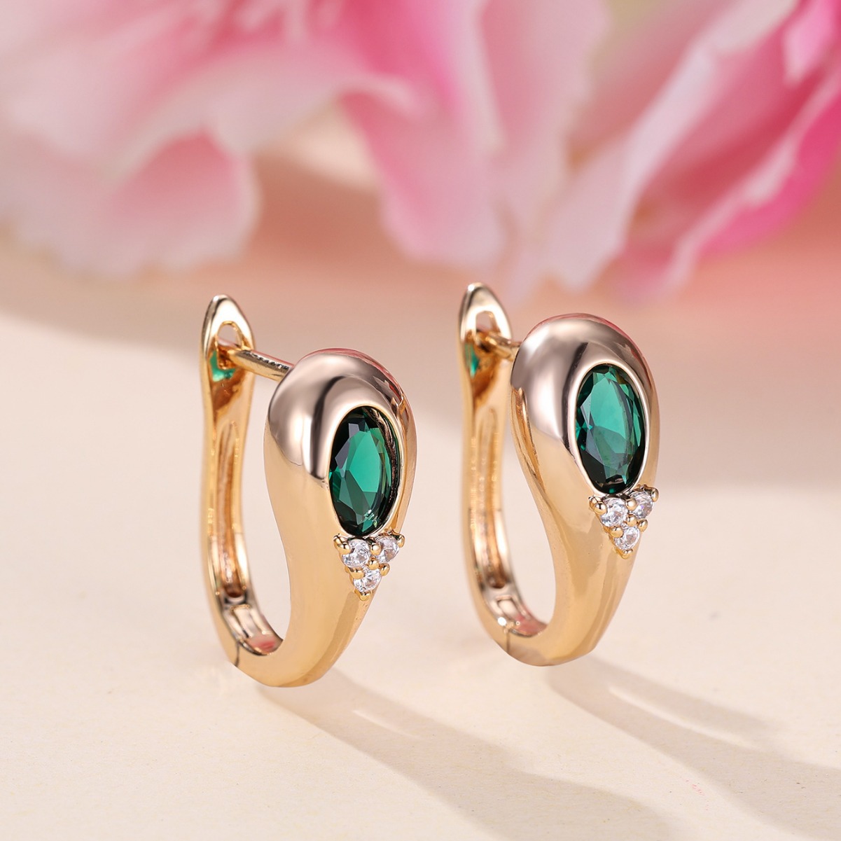 Emerald-cut Diamond With White Diamond Ear Clips