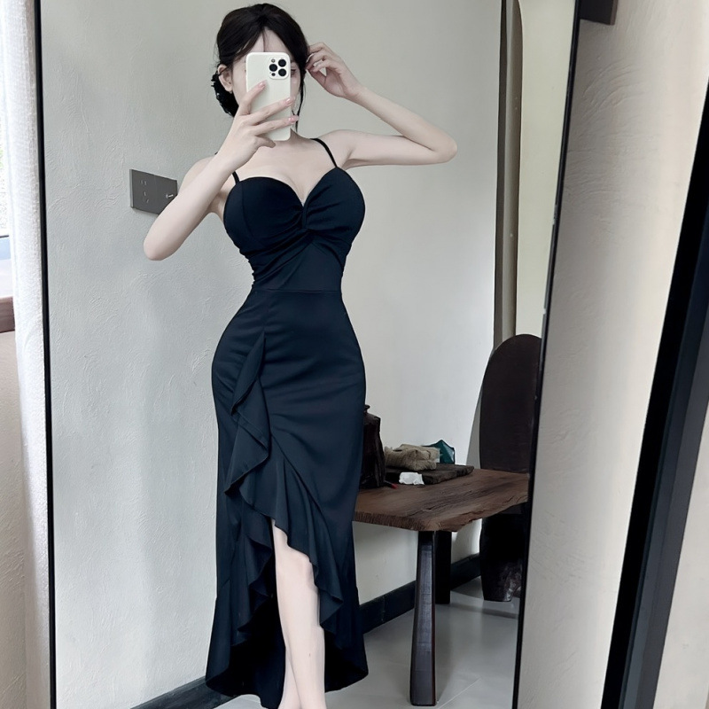 Sexy Long Spaghetti-strap Ruffle Bottoming Skinny Dress