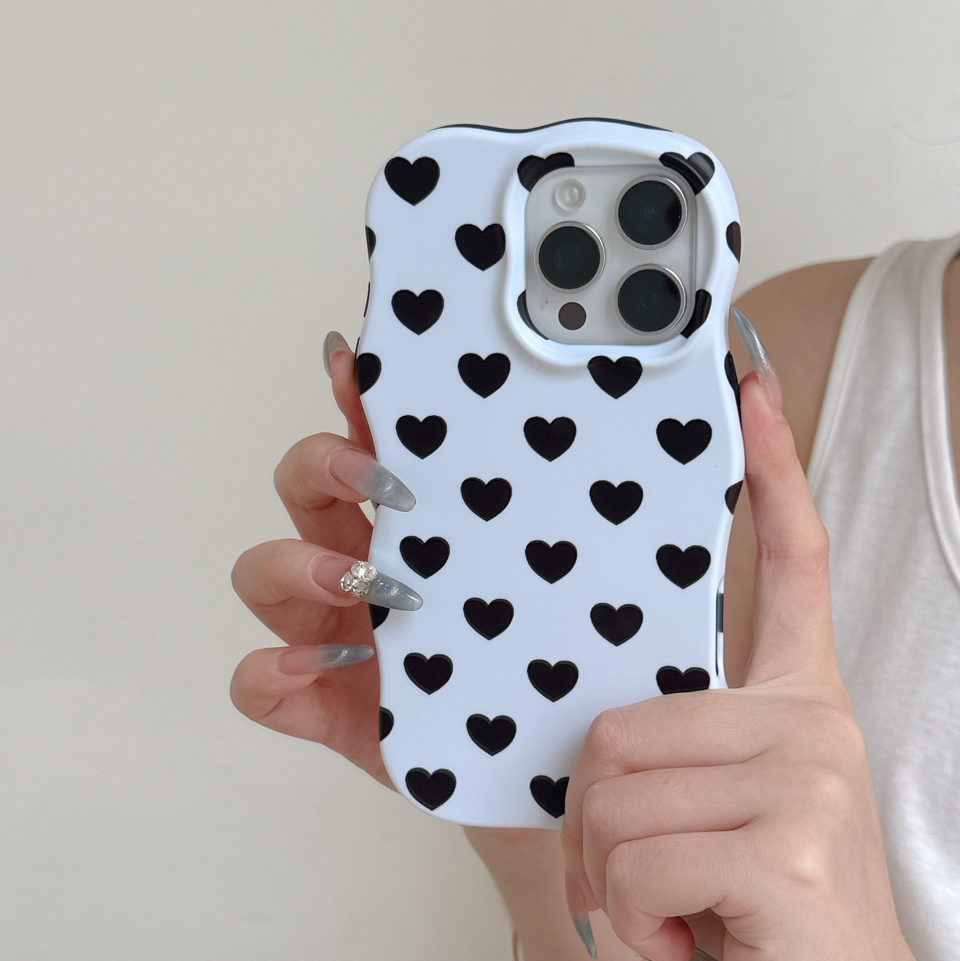 Full-screen Little Heart Matte Wave Phone Case