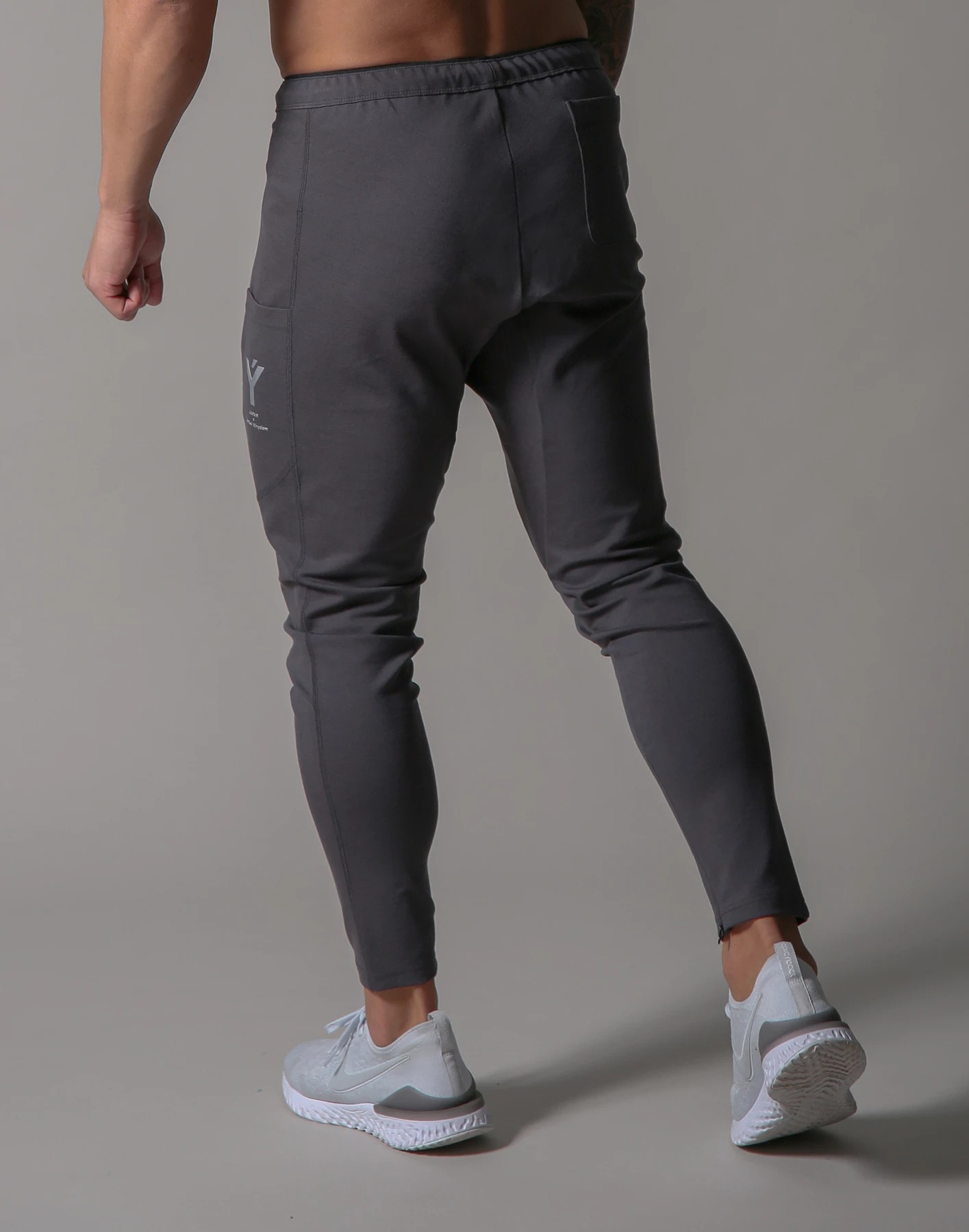 Title 19, Mens Invisible Zip Pocket Sports Pants. Stay c...