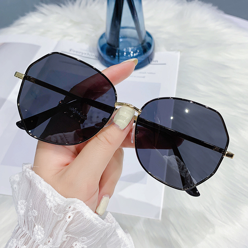 Women's Sunglasses Sun Shade Polarized Sun Glasses - Image 7