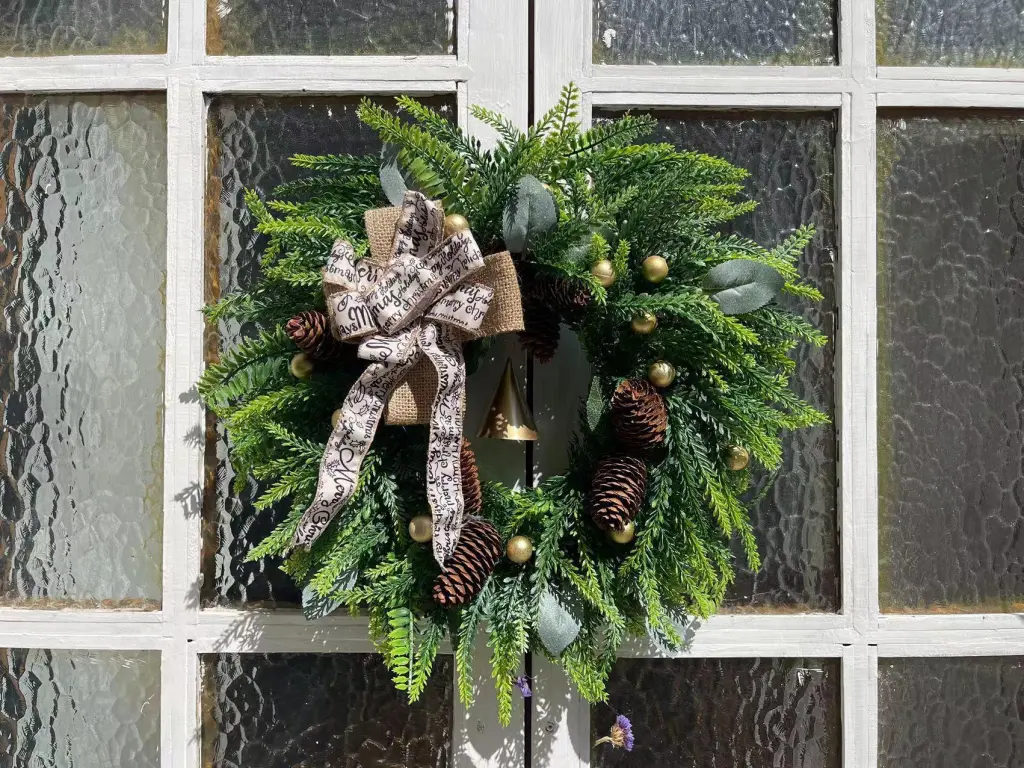 Christmas Pine Cones Pine Needle Artificial Wreath - Primary Color