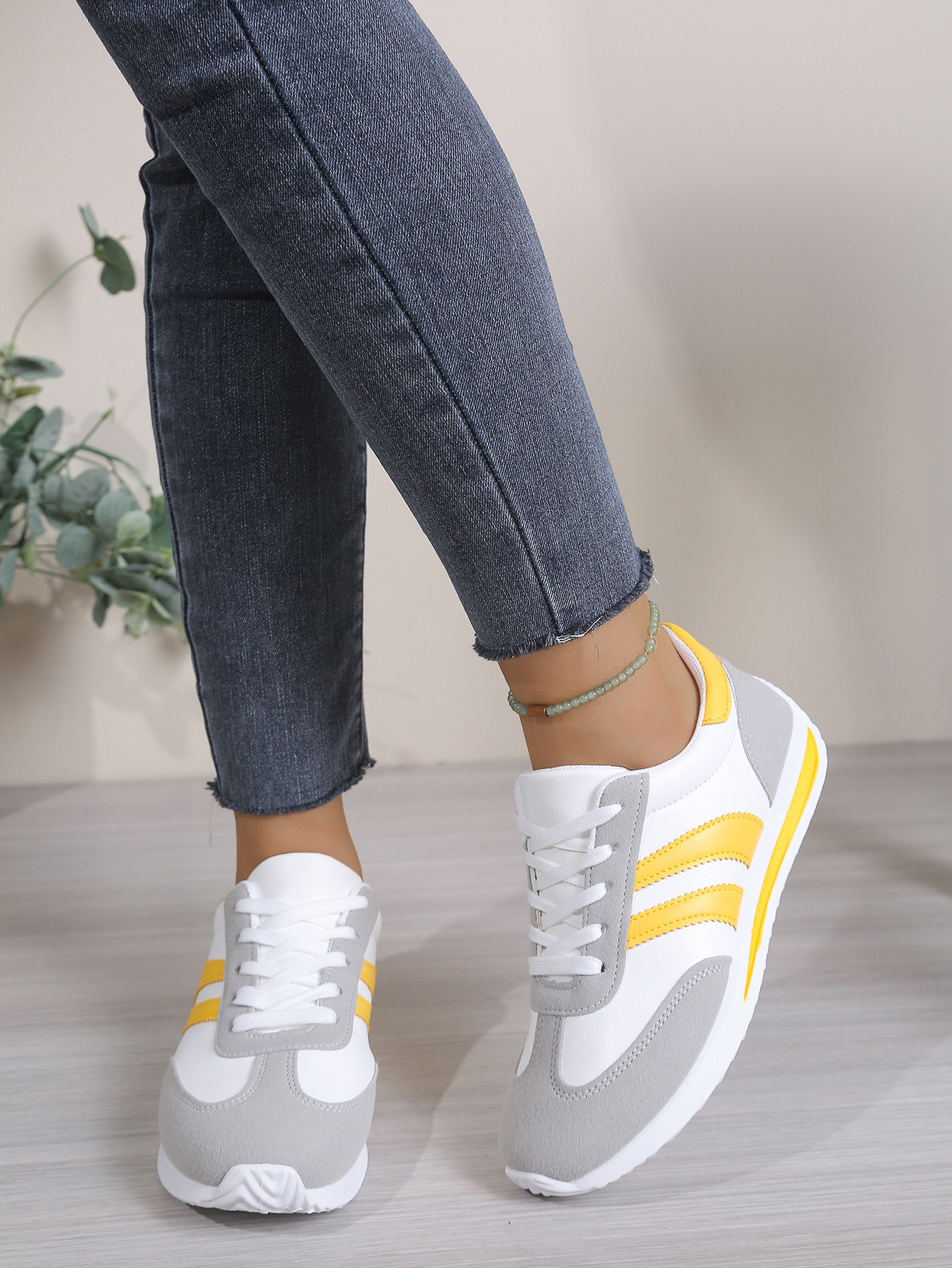 Women's Flat Sneakers – color comparison