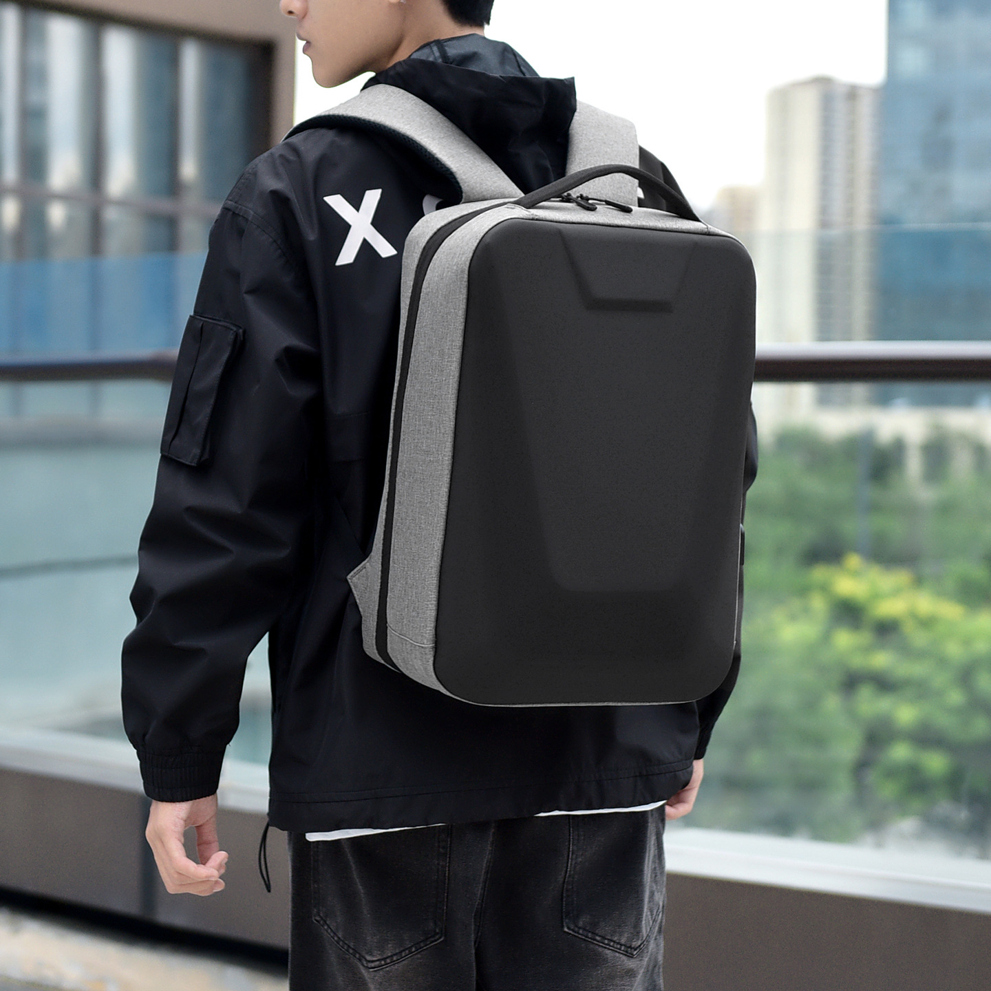 Large-Capacity Lightweight Business Backpack For Men 2