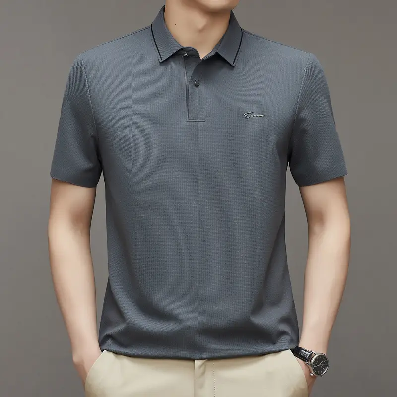 Male Middle-aged Red Short Sleeved T-shirt