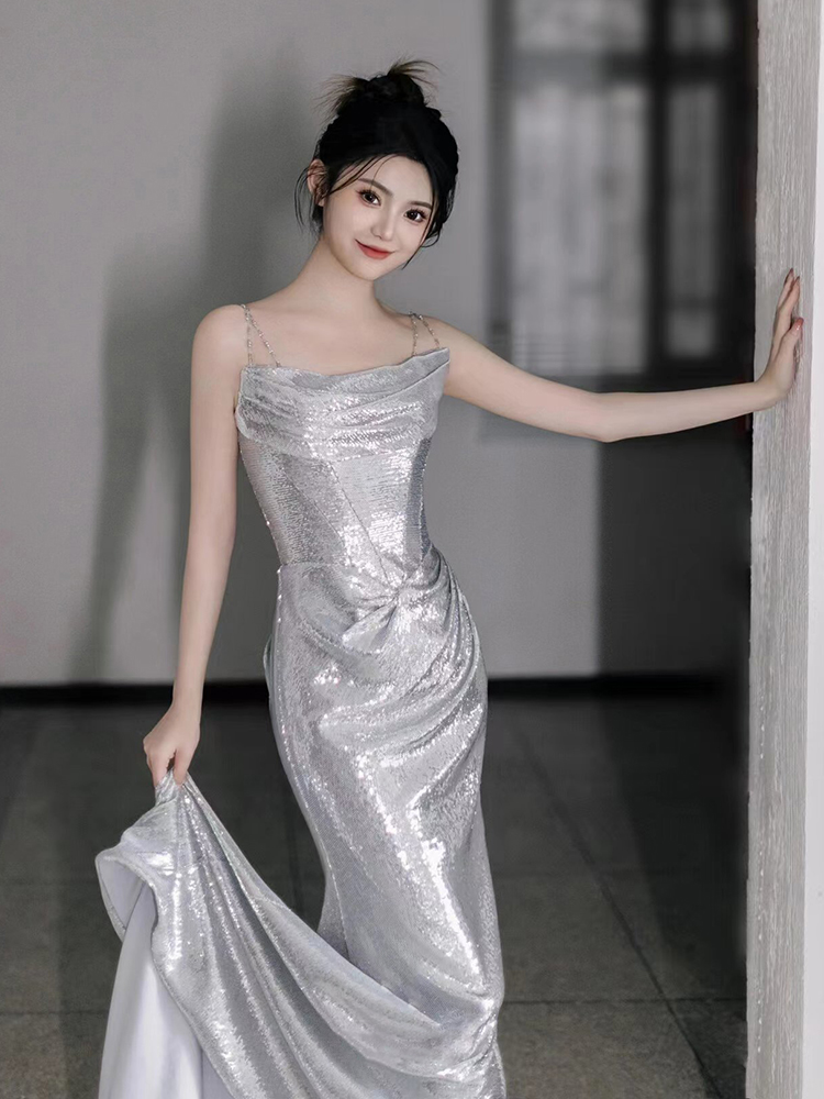 Bridal Sequined Silver Evening Dress With Sling For Host Banquet