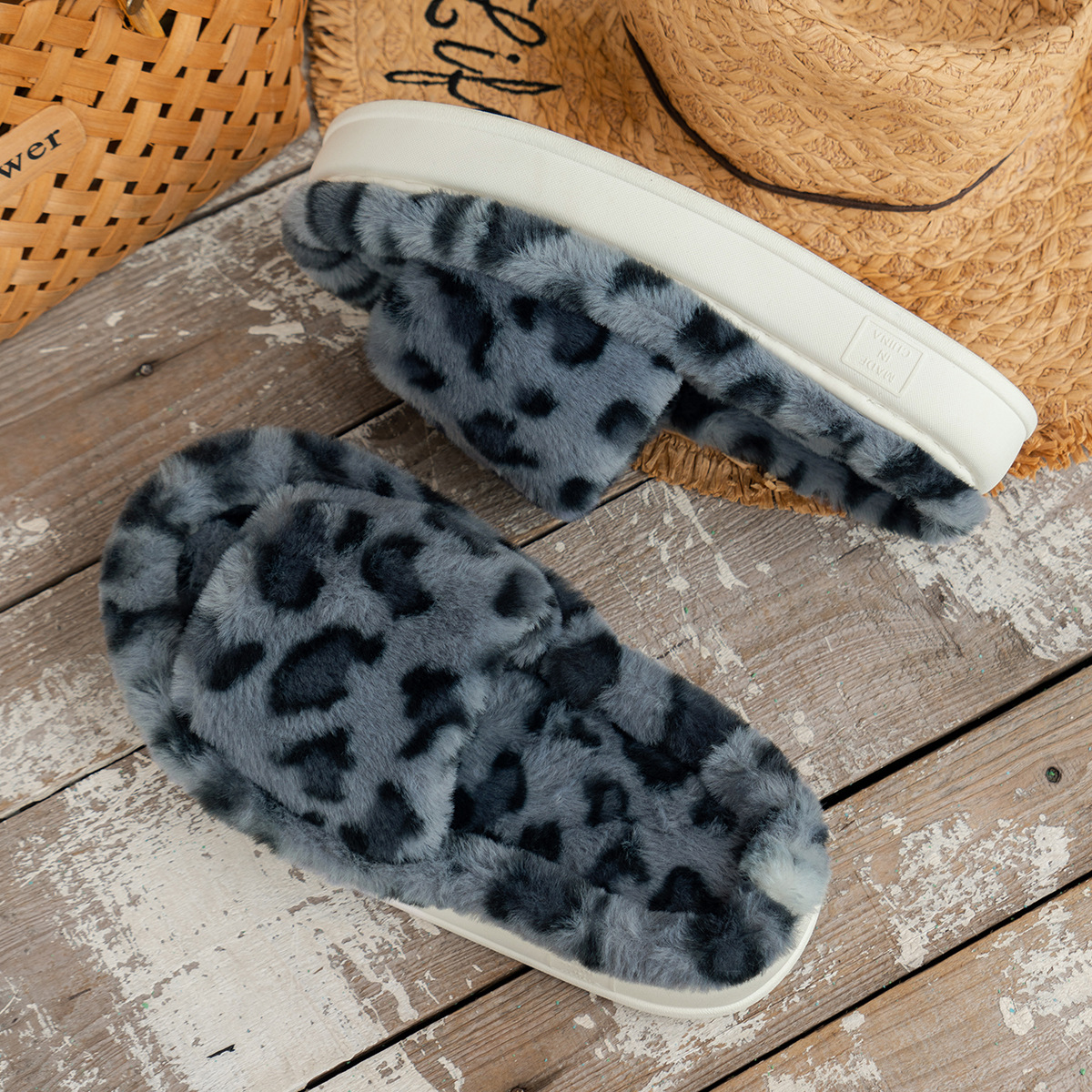Leopard Print Thick Bottom Fluffy Slippers - Image 9