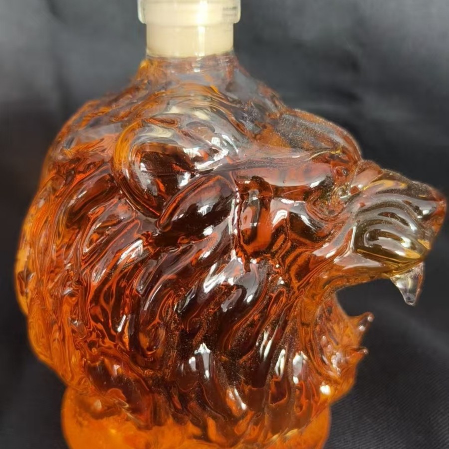 Creative Transparent Glass Lion-Head Liquor Bottle
