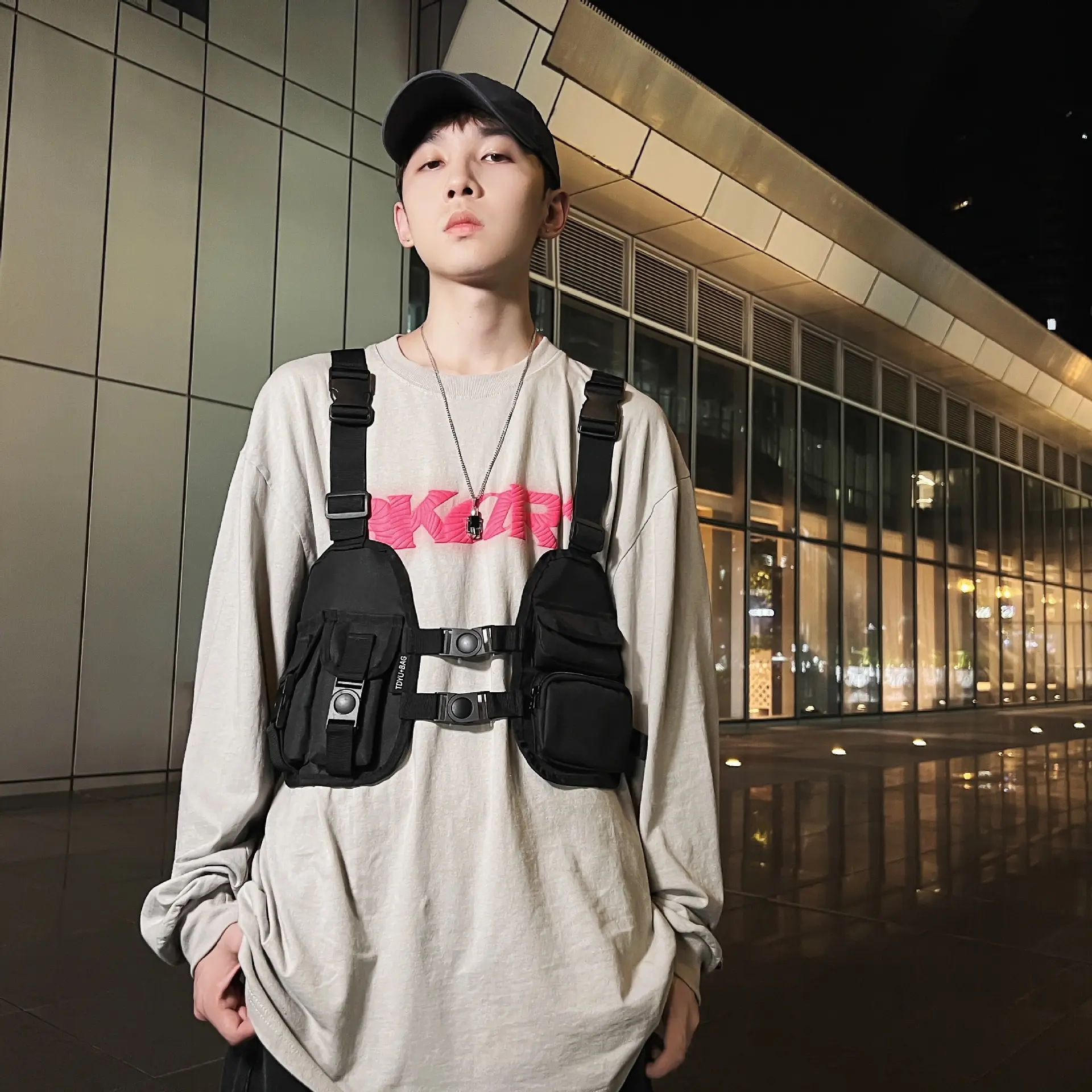 Men's Fashion Trendy Multi-pocket Chest Bag