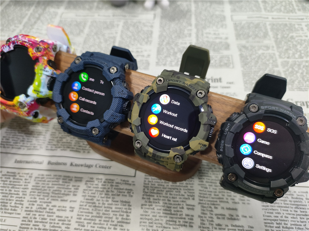 Compass Flash Light 1.32 Inch smartwatch