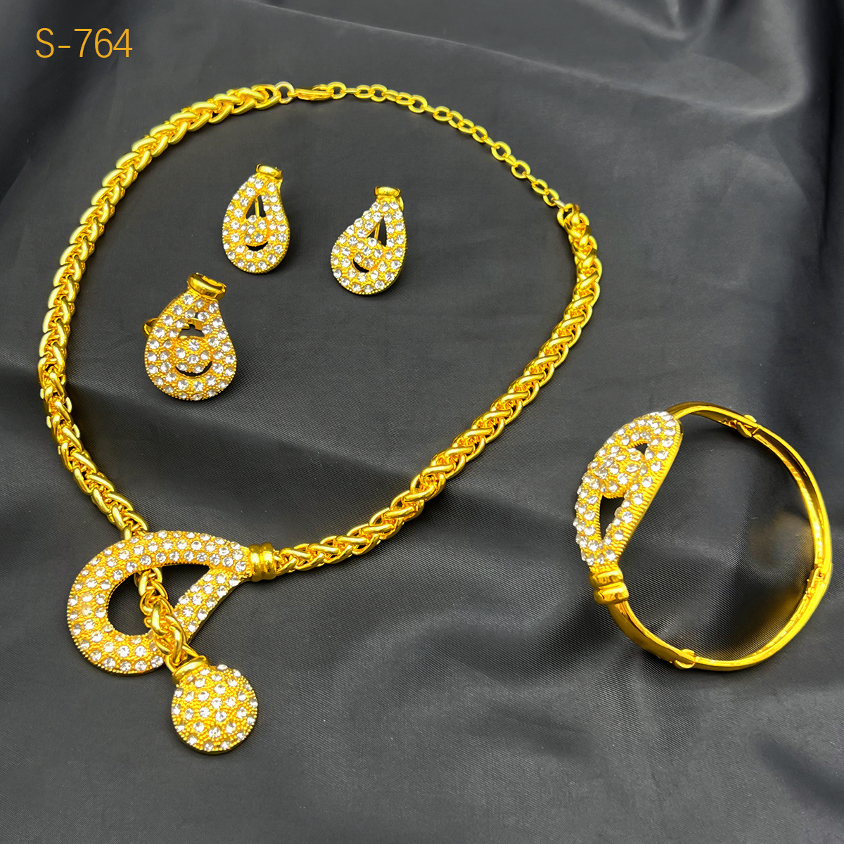 Buy Women's Clothing Online | Buy Trending Dresses for Women