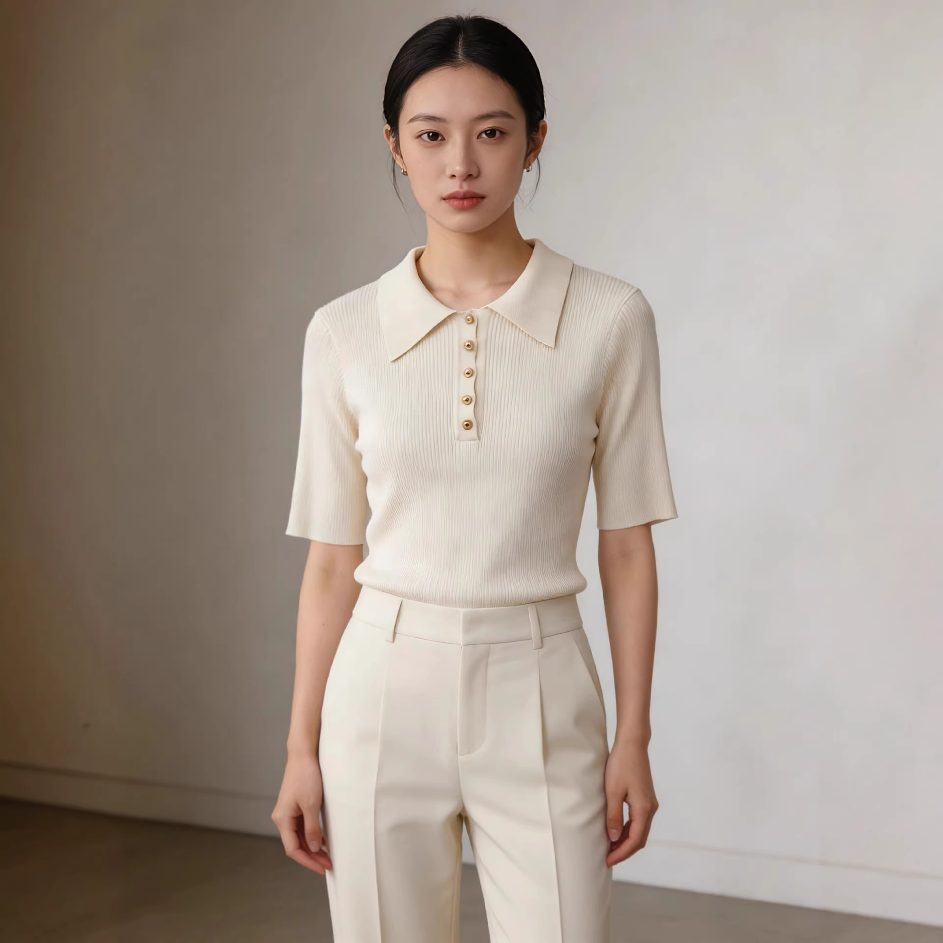 High-End Short-Sleeve Contrasting Color Lapel Knit Top
