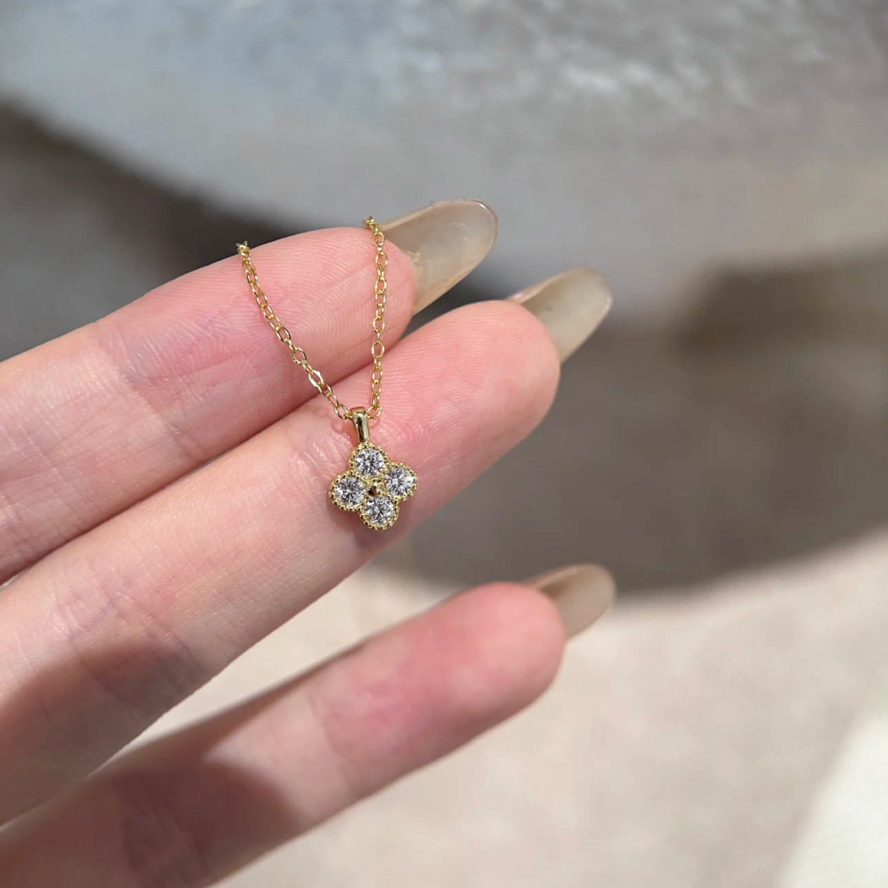 Womens Light-luxury Minimalist Collarbone Necklace With A Sophisticated Vibe