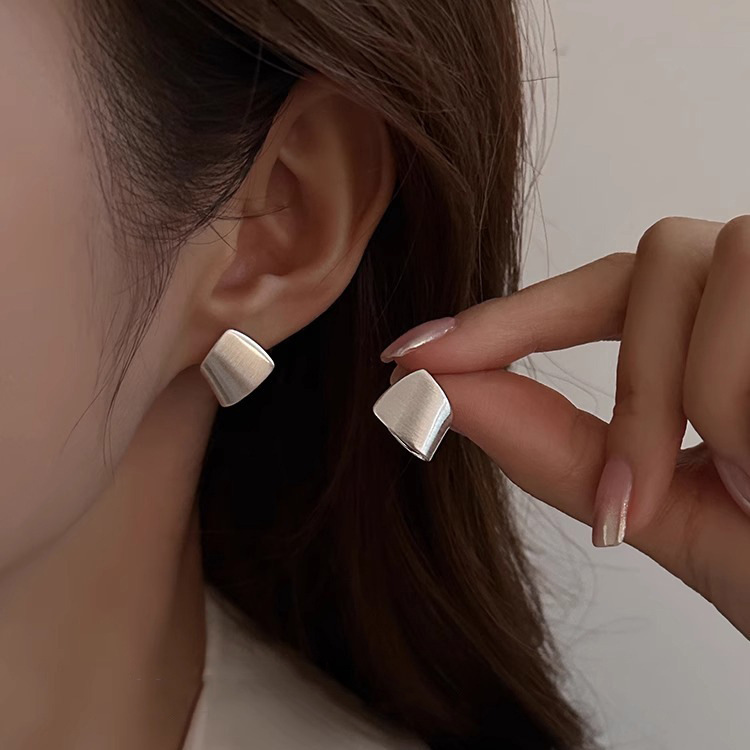 Simple Versatile Metal Earrings For Women