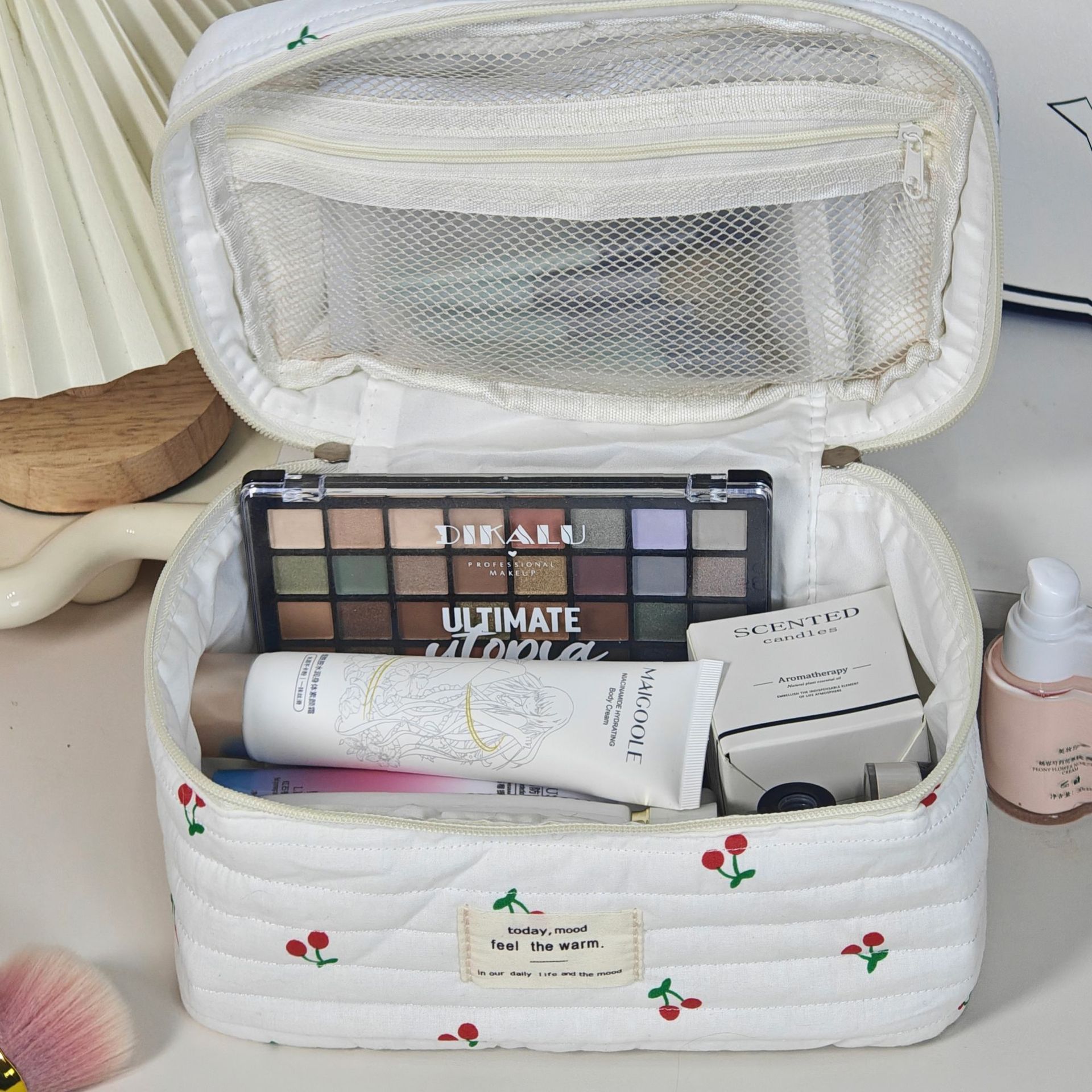 Makeup Women's Large-Capacity Portable Storage Bag