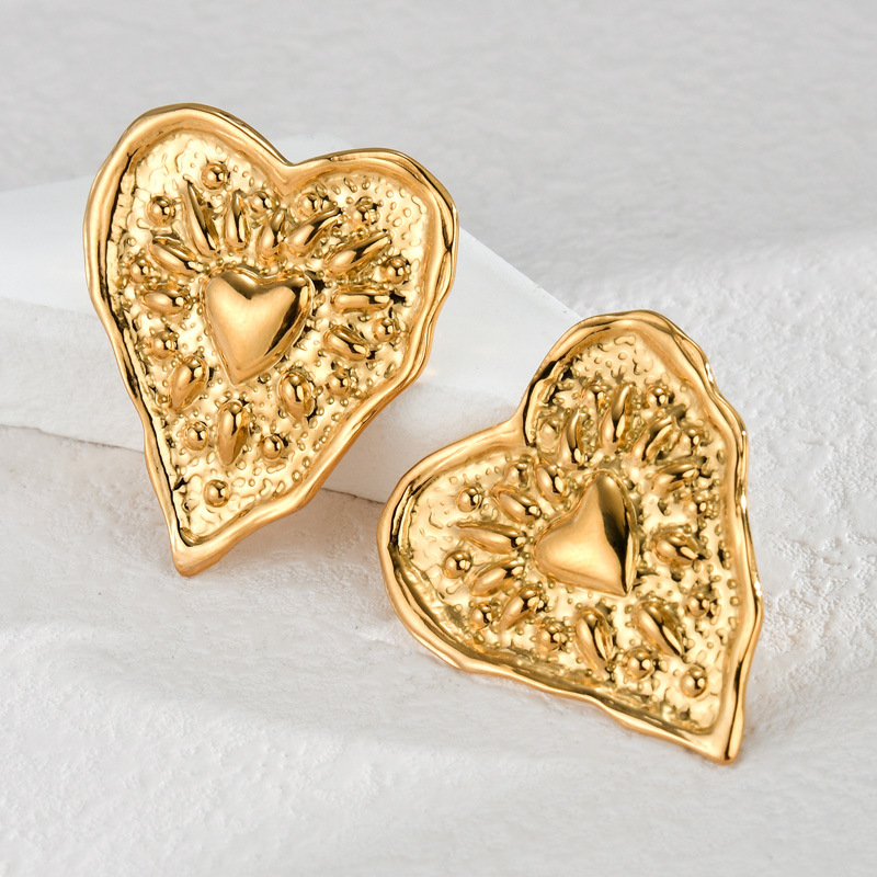 Retro Stainless Steel Pleated Texture Love Heart Stud Earrings