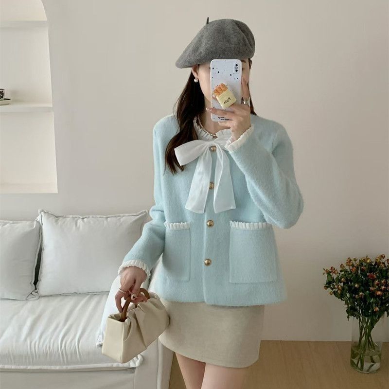 Lace-trimmed Collar Knitted Womens Sweater With A Bow product image