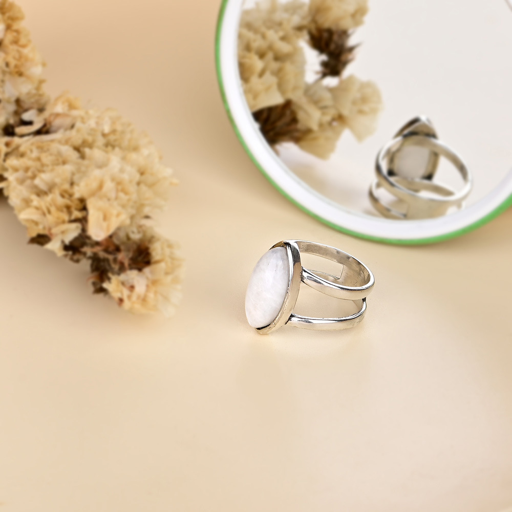 Simple Vintage Olive-Shaped Moonstone Ring For Women