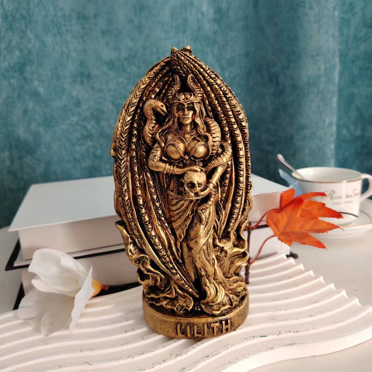 Indoor Resin Craft Greek Ornament Garden Sculpture Of A Goddess