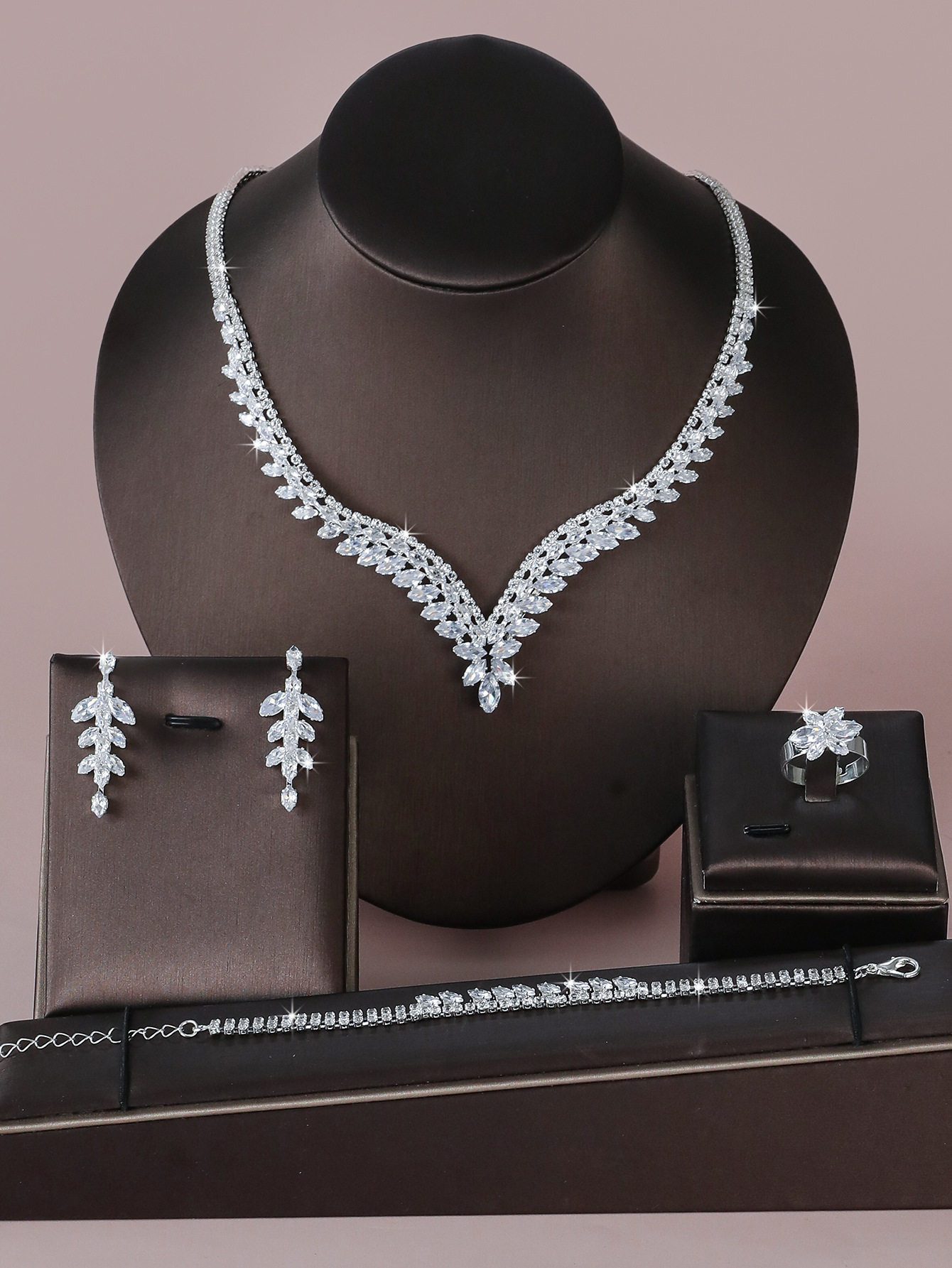 https://cf.cjdropshipping.com/quick/product/76164600-dd16-48e1-9dac-0eca41d6bf07.jpg