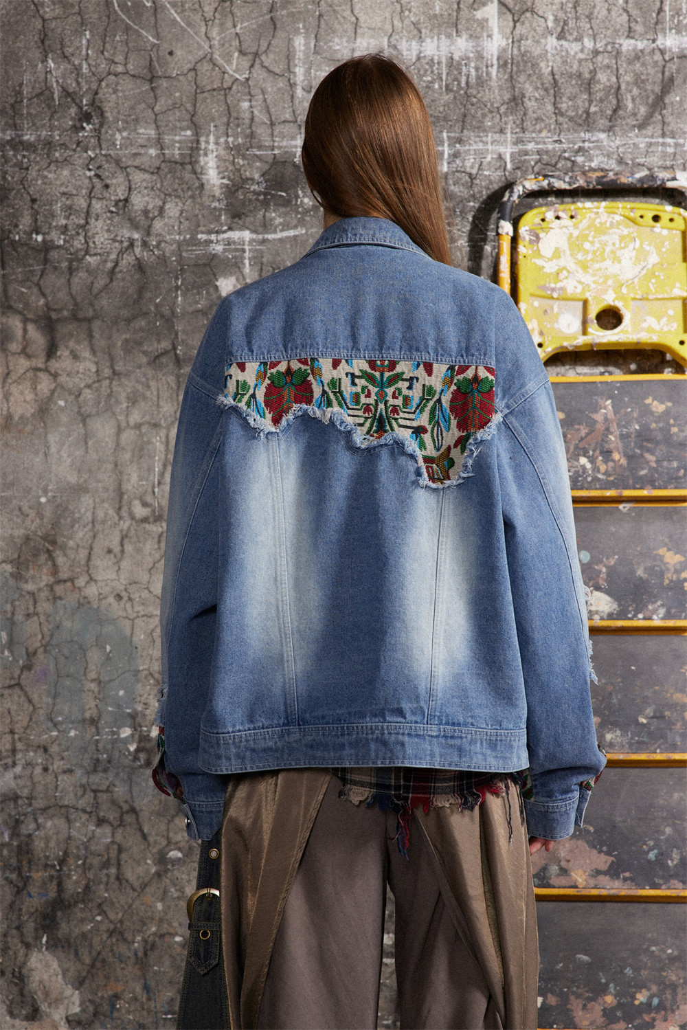 Stitching Embroidery Frayed Hem Denim Jacket Men