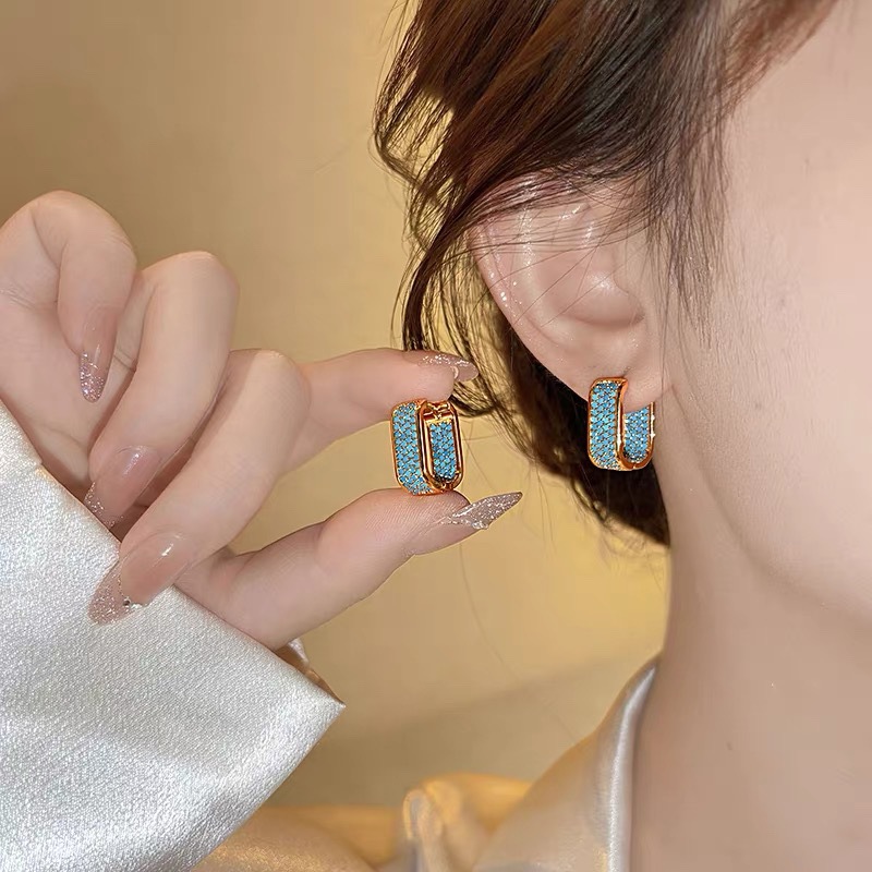 Earrings With A Niche Elegant Vibe Set With Zirconias