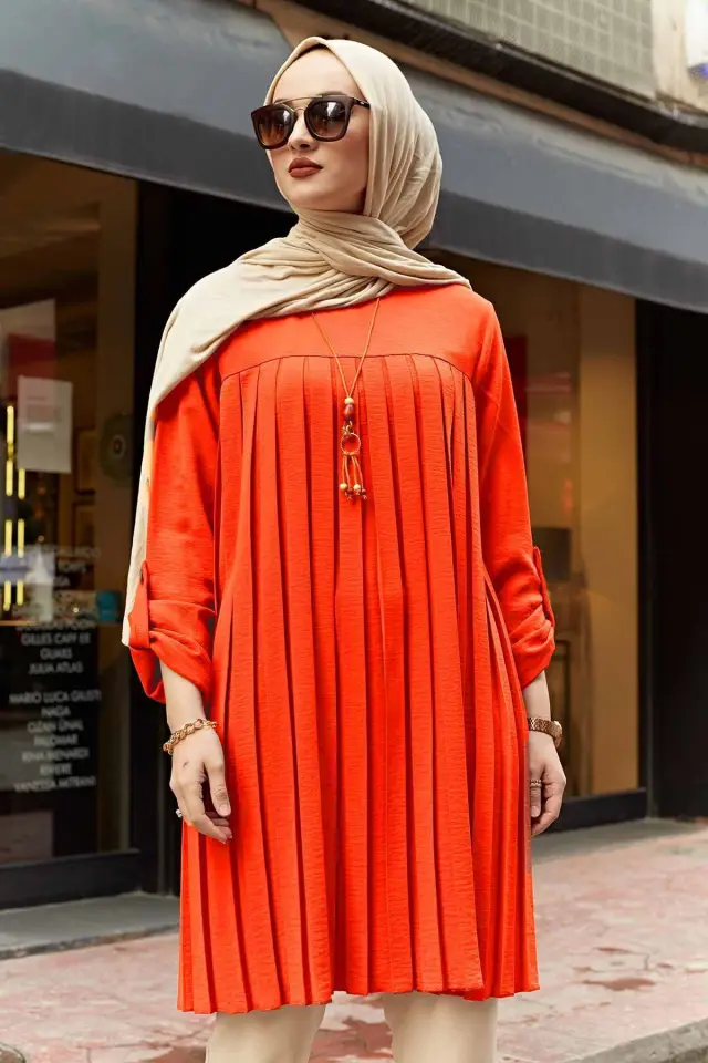 Muslim Women's Wear Casual Pleated Loose Long Sleeve Round Neck Plus Size Top Red - Shop at LoveMi