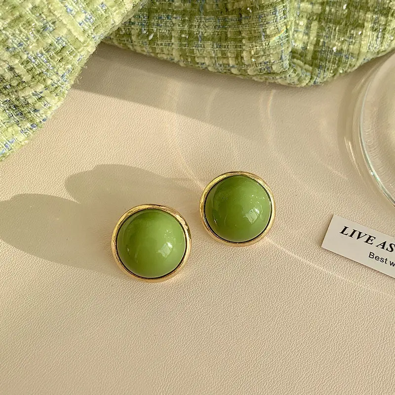 Retro Avocado-green Stud Earrings That Look Elegant