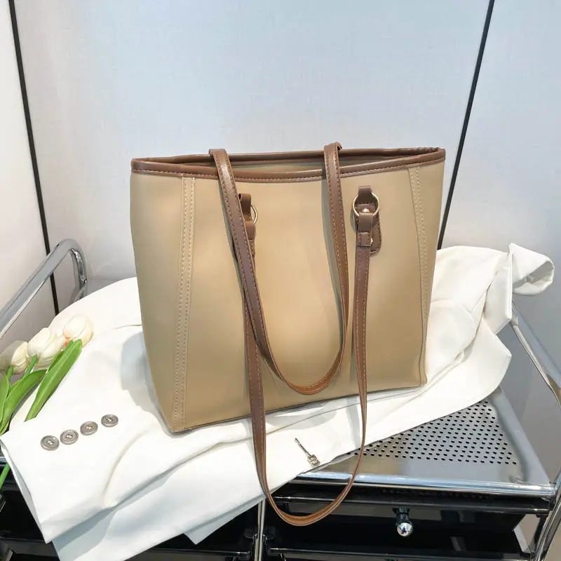 Contrast Color Retro Large Capacity New High Sense Tote Bag Student Leisure Commuter Bag